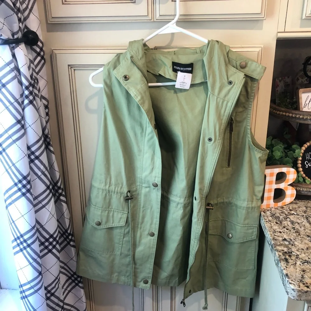 NWT Zenana Outfitters medium ladies vest - Picture 1 of 1